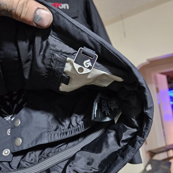Burton snowboarding jacket - Picture 5 of 7
